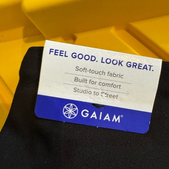 GAIAM Black Soft-Touch Fabric - Picture 1 of 3